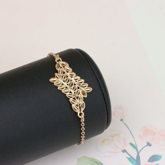 "Elegant Leaf Pattern Rose Gold Bracelet for Women, XPBL1082 - Picture 8 of 13